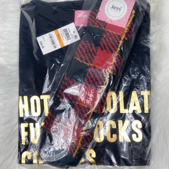 NWT Jennifer Moore Graphic Long-sleeve Sleepshirt and Socks Set Gift Set… - Picture 2 of 4